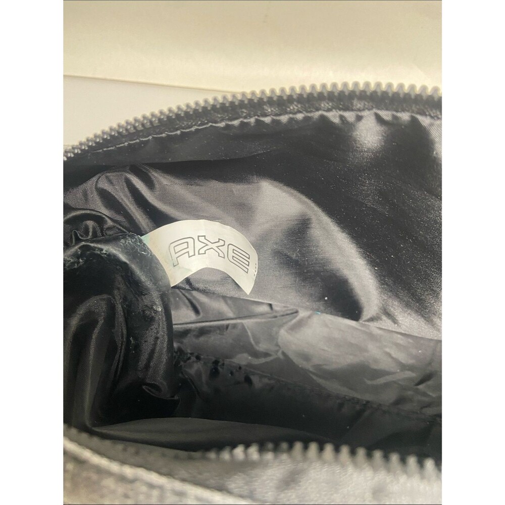 Axe Two-Tone Gray and Black shave Bag - Picture 2 of 8